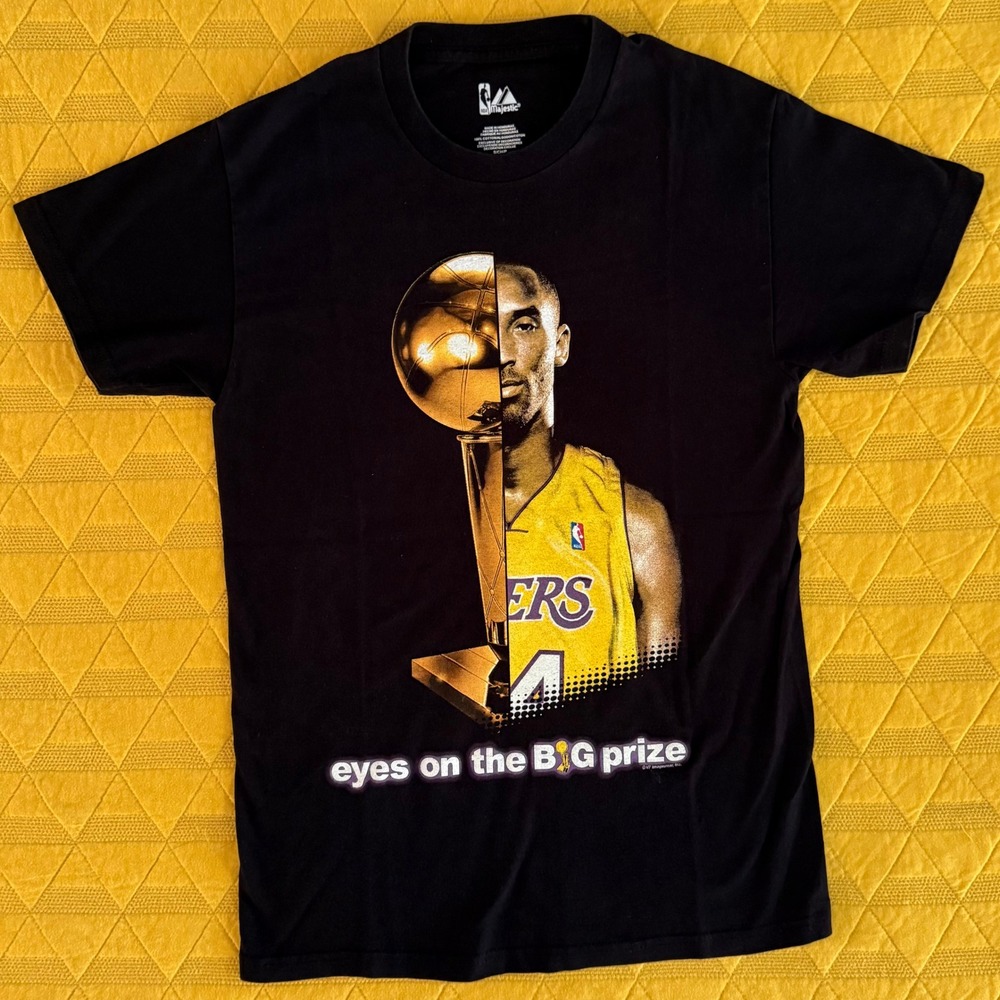 Y2K Kobe Bryant Tee Los Angeles Lakers NBA Majestic "Eyes On The BIG Prize"‎ SM